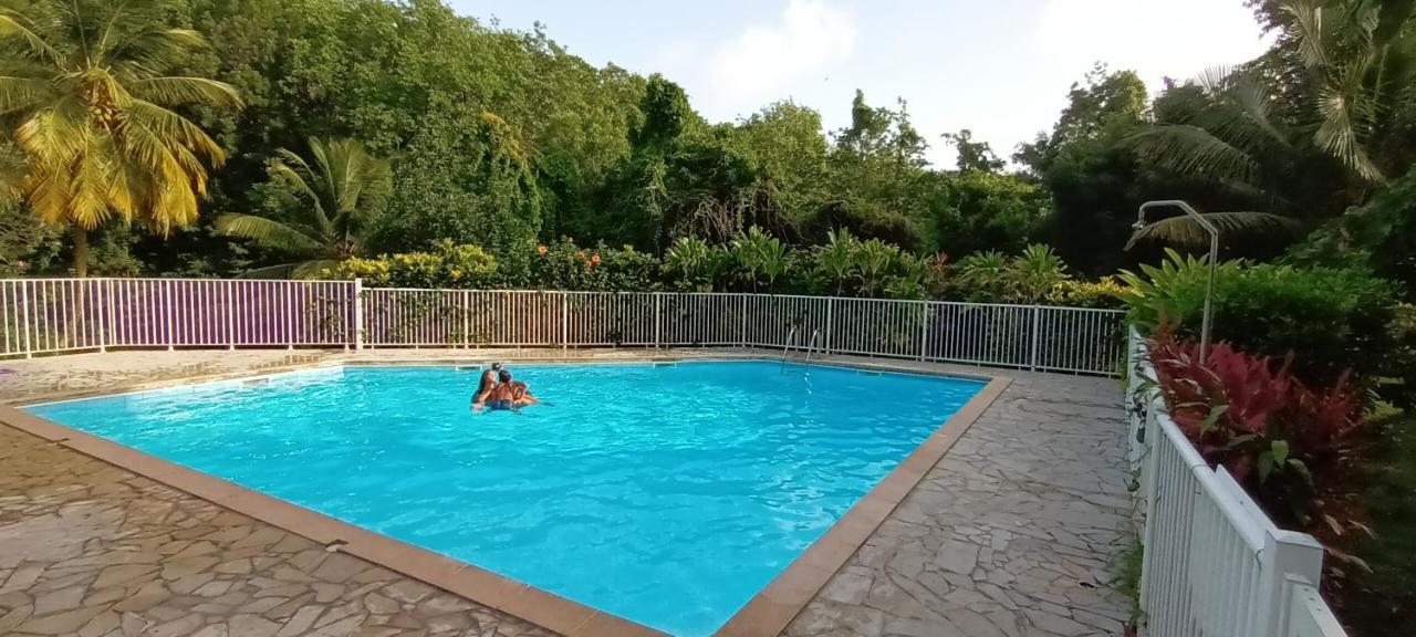 Superbe Appartement Vue Sur Mer Sainte-Anne Exteriör bild